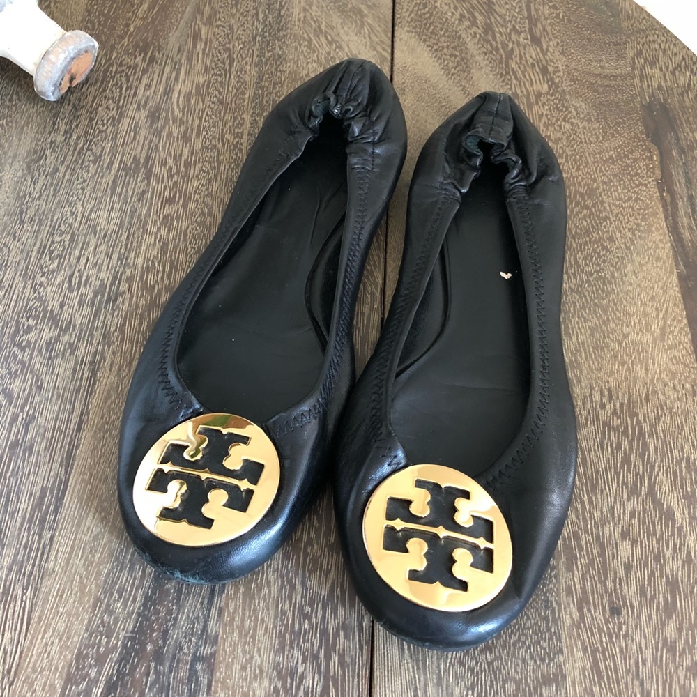 Tory Burch Classic Flat with gold medallion